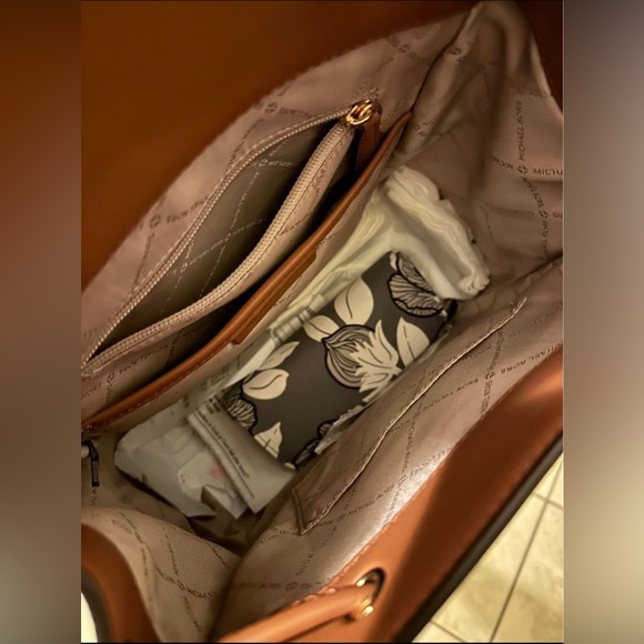 Michael Kors Pheobe drawstring backpack. In perfect condition. Great condition! - Picture 6 of 7